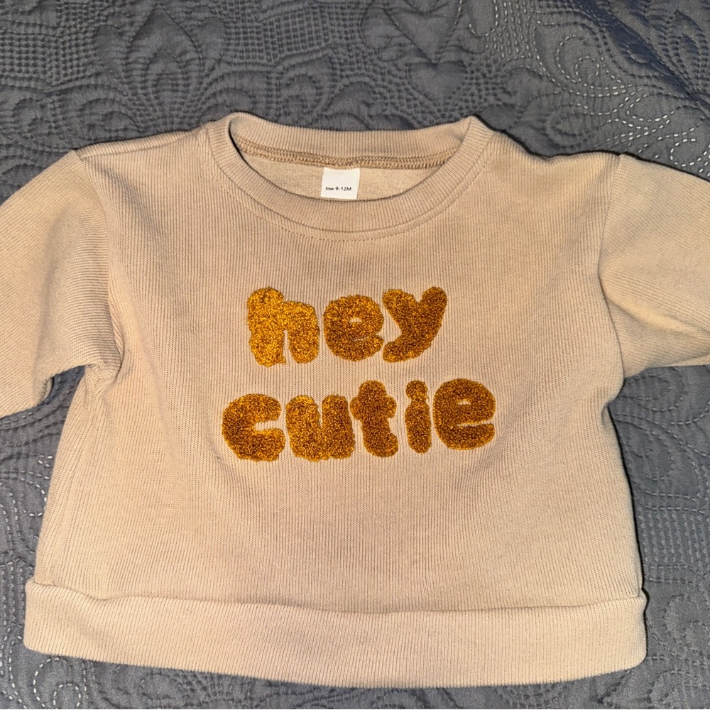 Hey Cutie baby sweater/sweatshirt 9-12M